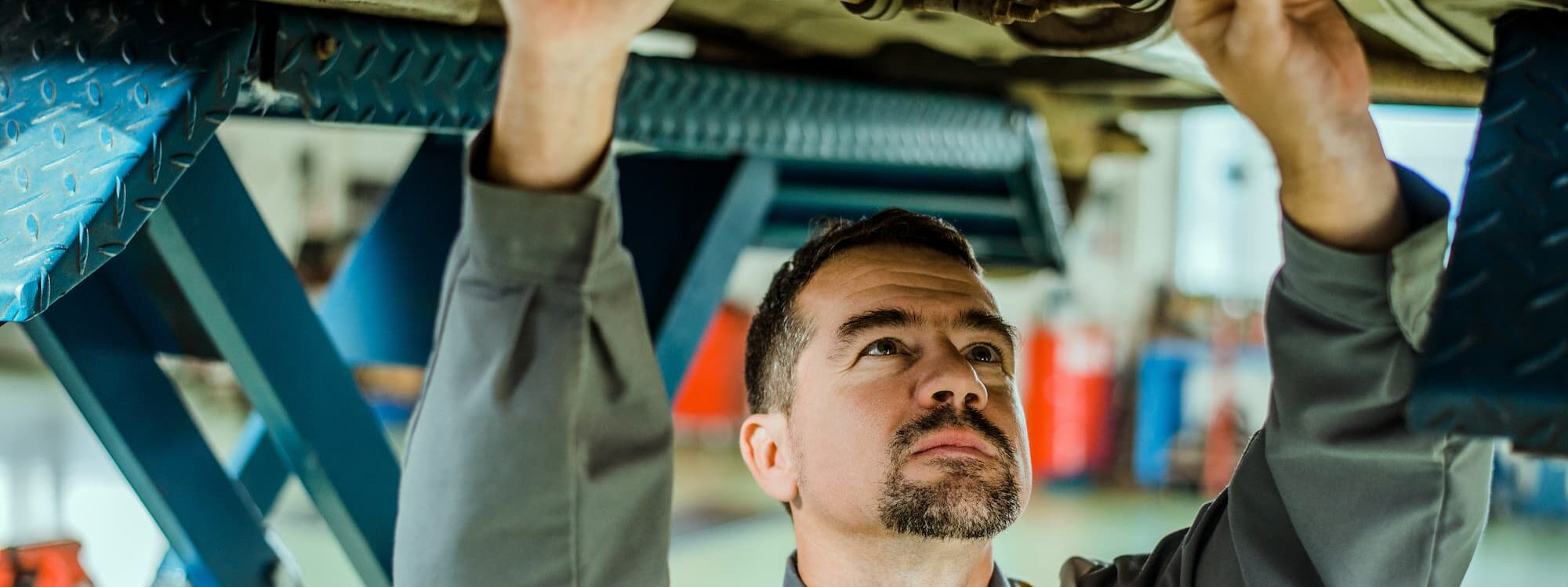 Mécanicien professionnel pour mécanique générale et entretien auto autour de Colmar et Sélestat Erstein